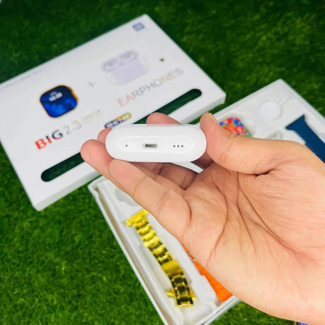 i20 Ultra Smart Watch with Airpods Pro and 7 Straps | 10 in 1 Smart Watch Box - Stile Gadget